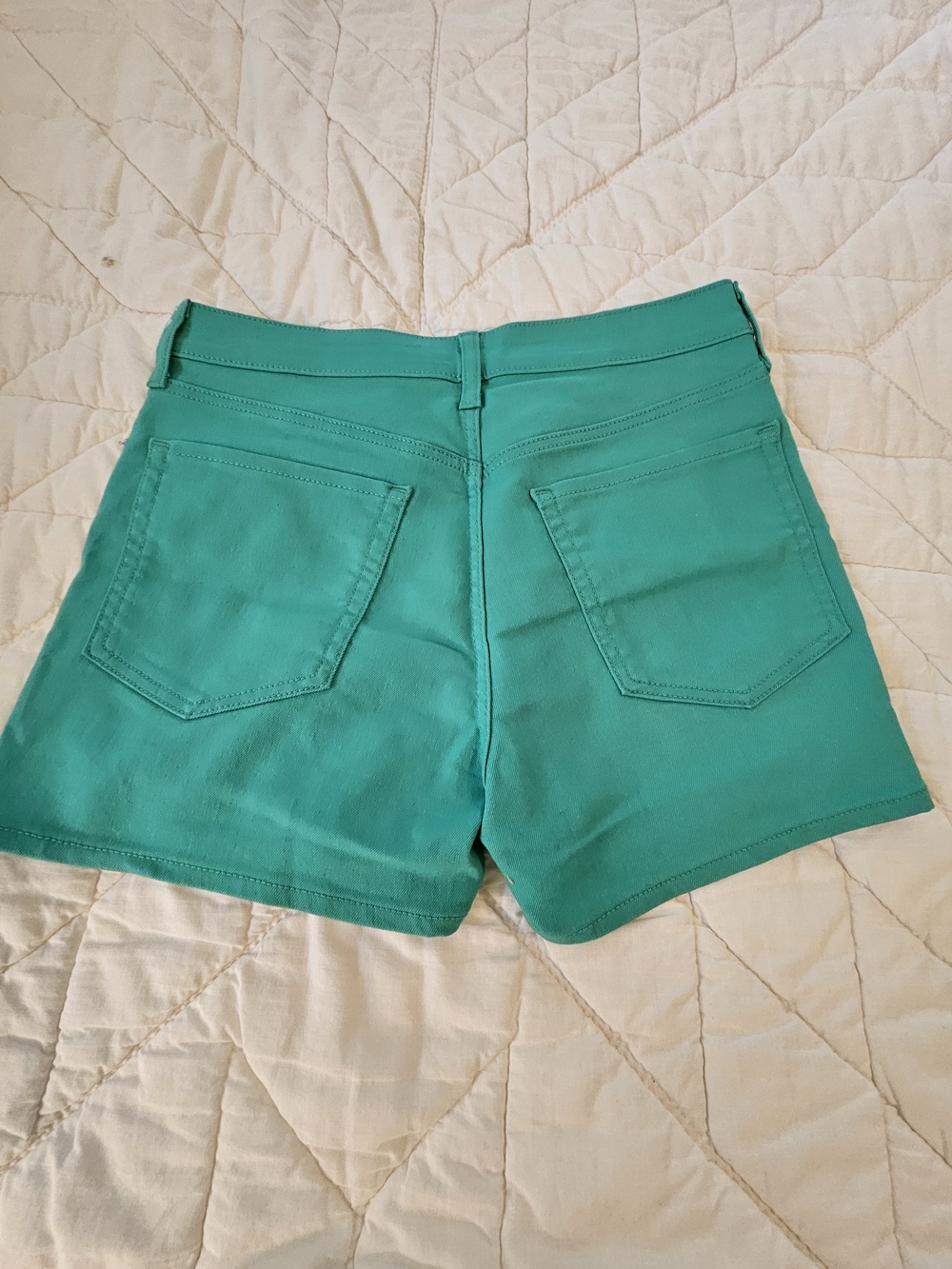 Old Navy 'The Teal World" WOW Shorts - Size 6 - Picture 2 of 8